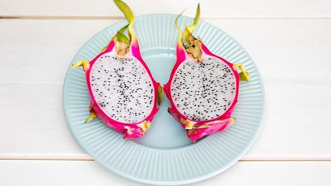 Buah yang berasal dari keluarga kaktus ini kaya nutrisi dan mineral penting yang baik untuk kesehatan termasuk untuk diet. Berikut manfaat buah naga untuk diet.
