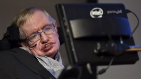 Prosesi Pemakaman Stephen Hawking Digelar di Gereja