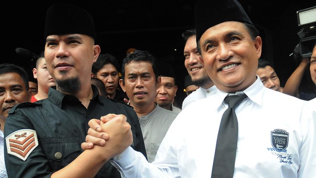 Menurut Ahmad Dhani, Ahok memang independen dari pengaruh dan kuasa partai politik, namun tak independen dari belenggu para pengusaha.
