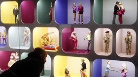 Kilas Balik Kenangan Masa Kecil di Museum Barbie