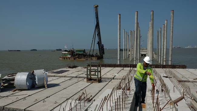 Kemenkomaritim menyebut nilai dari keenam proyek yang berpeluang dibiayai oleh China mencapai sekitar US$5-6 miliar.