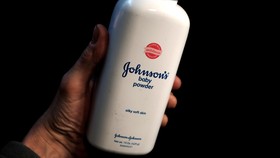 Sebabkan Kanker, Produsen Bedak Johnson Didenda US$55 Juta