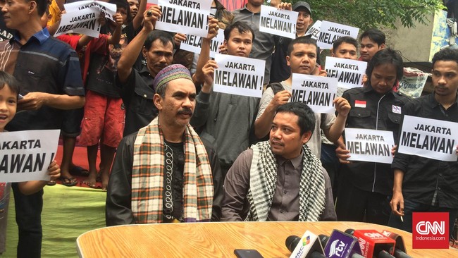 Ahmad Taufik, seorang aktivis dan eks jurnalis, mengusung slogan 'Kembalikan Jakarta kepada Rakyat'. Ia punya misi membebaskan Jakarta dari konglomerat hitam.