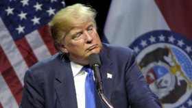 Sekelompok Perempuan Bacakan Komentar Tajam Trump soal Wanita