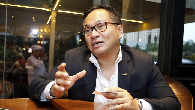 Selain menyisihkan pencadangan besar, Bank Mandiri juga akan agresif mengejar debitur-debitur yang kurang kooperatif dalam menyelesaikan tunggakan kreditnya.