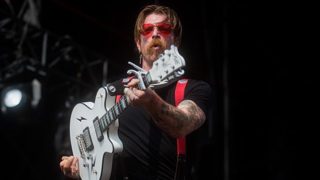Dua konser di Perancis membatalkan penampilan Eagles of Death Metal karena tak setuju pernyataan Jesse Hughes soal serangan 13 November lalu.