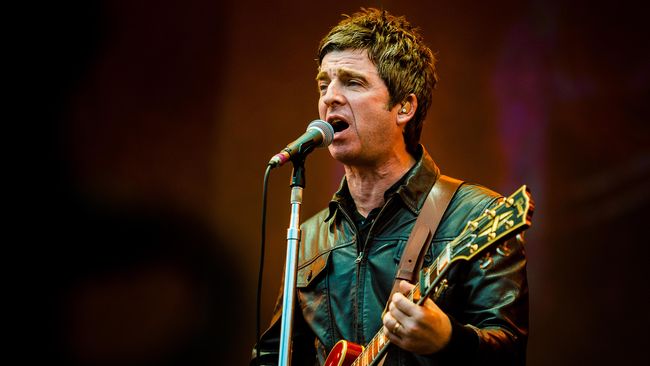 Selepas Oasis, Noel dan Liam Gallagher masih sering menyanyikan lagu-lagu Oasis saat berkonser, terutama Wonderwall.