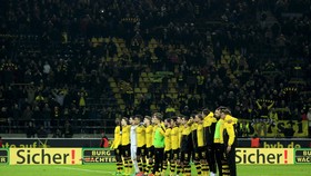 Dortmund Menang, Signal Iduna Park Tetap Hening