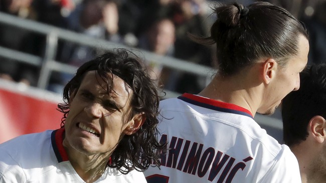 Pelatih baru PSG, Unai Emery, memilih menggeser posisi Edinson Cavani ke posisi striker utama dengan kepergian Zlatan Ibrahimovic ke Manchester United.