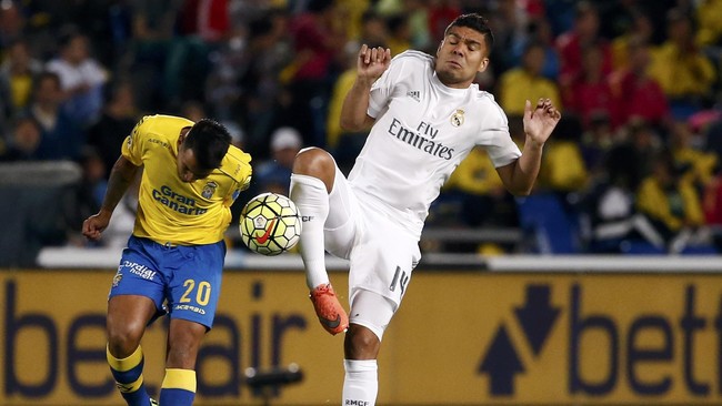 Sergio Ramos berhasil membawa Real Madrid menutup babak pertama duel lawan Las Palmas dengan keunggulan 1-0.