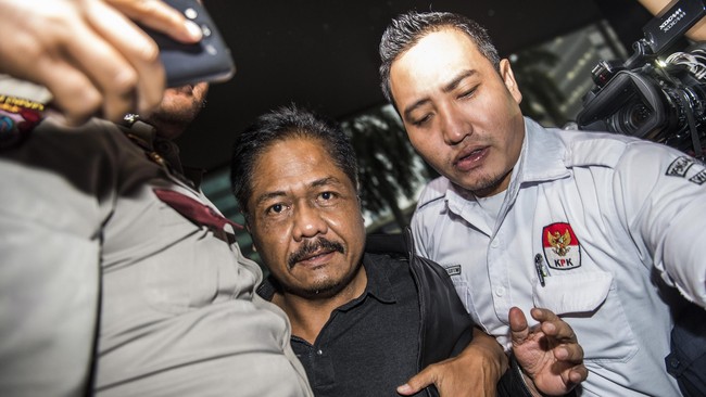 Politikus Partai Golkar, Budi Supriyanto, disebut terlibat kasus dugaan suap yang terlebih dulu menjerat politikus PDIP, Damayanti Wisnu Putranti.