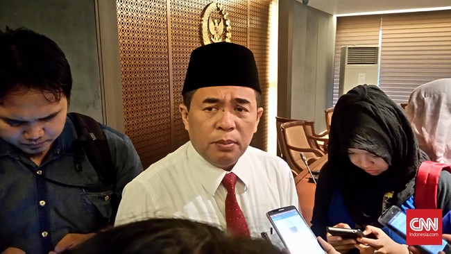 Salah satu agenda Munas Golkar ialah pemilihan ketua umum sebagai bentuk rekonsiliasi antara pihak Aburizal Bakrie dan Agung Laksono.