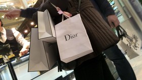 Maria Grazia Chiuri Calon Desainer Baru Dior dari Valentino