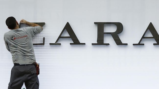 Zara 'dituntut' menarik kembali t-shirt yang dimaksud karena sudah menjadikannya sebuah pernyataan fesyen.