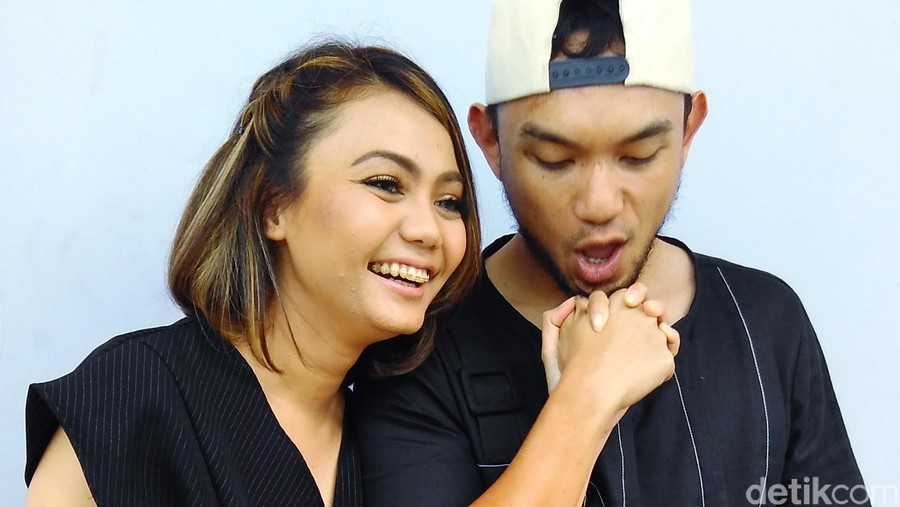 Rina Nose dan Fakhrul Razi