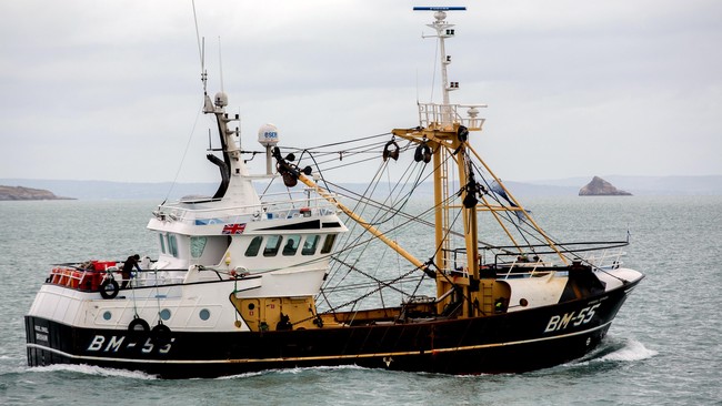 Dua kapal penangkap ikan Taiwan dilaporkan ditembaki oleh kapal yang diyakini milik pemerintah Indonesia saat sedang berlayar melintasi Selat Malaka.
