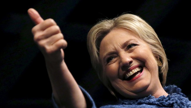 Hillary Clinton telah memiliki cukup dukungan dari delegasi Partai Demokrat dalam konvensi Juli mendatang untuk maju menjadi calon presiden Amerika Serikat.