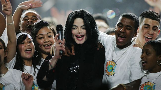 Simpanse kesayangan Michael Jackson akan dijadikan tokoh sentral dalam film animasi stop-motion berjudul Bubbles.
