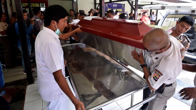 Kapolri Jenderal Badrodin Haiti berkata, kelompok yang menewaskan empat pekerja PT Modern merupakan penyerang kantor Polres Sinak, Desember lalu.