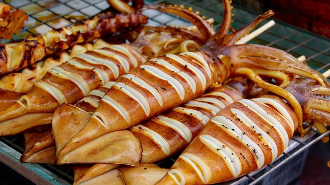 Untuk mendapatkan masakan cumi yang nikmat ada tips mengolah yang harus dilakukan. Berikut tips dari William Wongso.