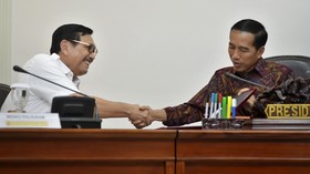 Luhut Telponan dengan Menkes Bahas Kasus Covid saat Jokowi Berpidato