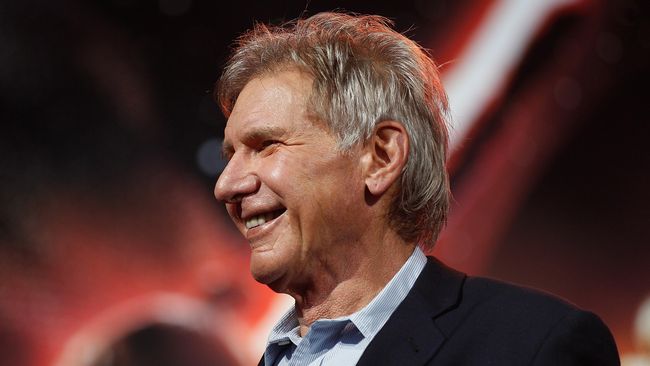 Harrison Ford pemeran Han Solo sempat cedera di tengah syuting Star Wars: The Force Awakens setelah terkena pintu metal yang menutup dengan cepat.