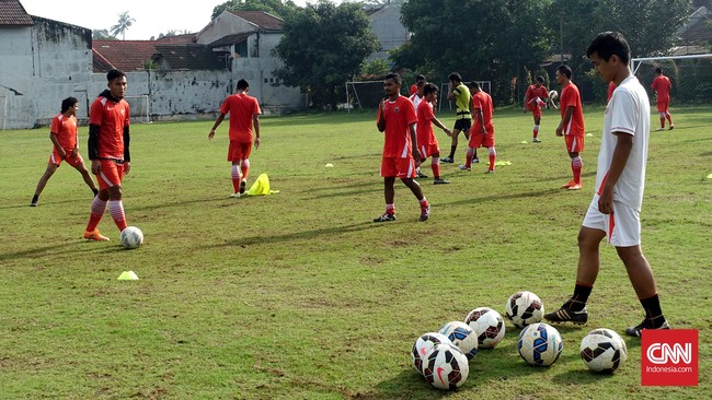 Ismed Sofyan dkk dinilai masih butuh waktu untuk beradaptasi dengan formasi alternatif yang ingin dimainkan pelatih Paulo Camargo.