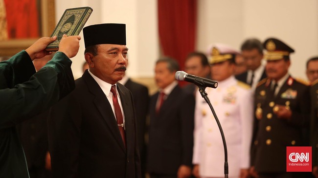 KPK menyatakan akan membongkar kasus korupsi di Bakamla, termasuk terhadap para perwira TNI yang memegang jabatan di lembaga itu.
