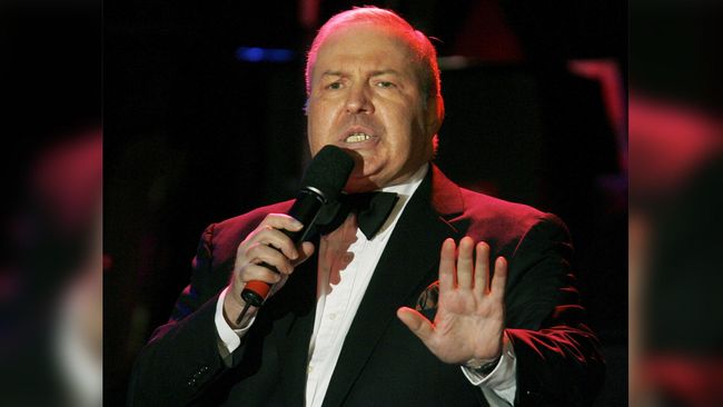 Seharusnya Frank Sinatra Jr. masih mengisi acara di Daytona Rabu (16/3) malam, namun dibatalkan karena ia merasa sakit.