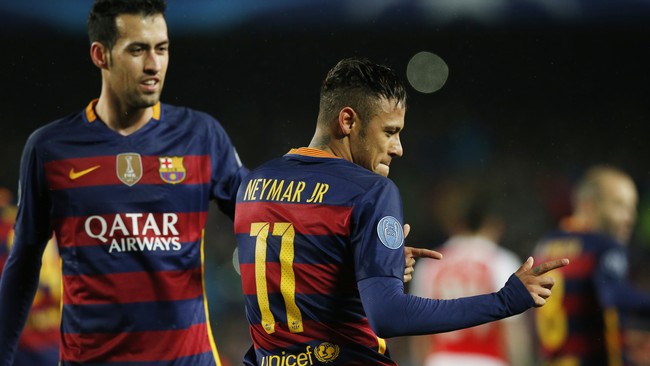 Barcelona berhasil unggul 1-0 atas Arsenal di babak pertama lewat gol yang diciptakan oleh Neymar.
