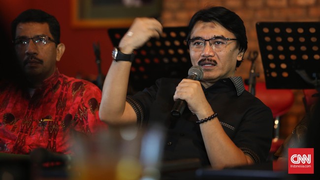 Ketua DPRD DKI Prasetio mengungkapkan mantan Menpora Adhyaksa Dault berminat untuk maju menjadi Wakil Gubernur DKI Jakarta mendampingi Anies Baswedan.