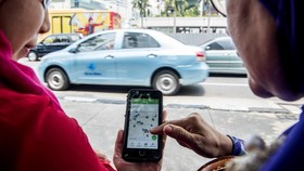 Ketahuan Memeras, Kemenkop Ancam Tutup Koperasi Taksi Online