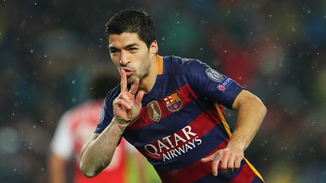 Luis Suarez disarankan Daniel Fonseca untuk berganti psikiater karena saat ini masalah psikisnya dianggap belum juga bisa disembuhkan.