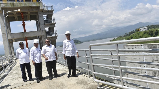 Kementerian PUPR menggelontorkan Rp1,35 triliun untuk realisasi program padat karya tunai Percepatan Peningkatan Tata Guna Air Irigasi.