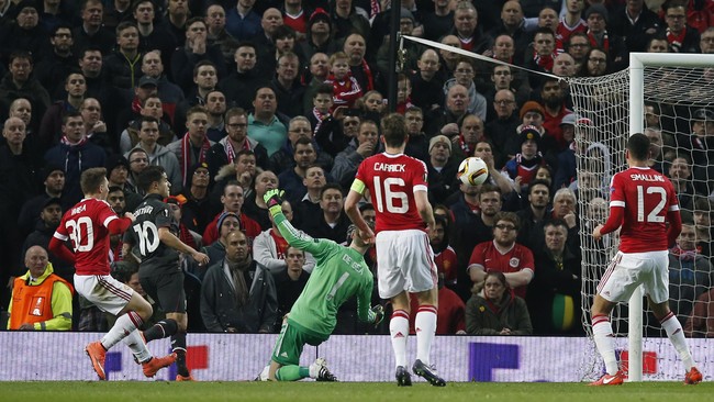Gol Coutinho yang menyingkirkan MU dari Liga Europa 2016, dan gol Steven Gerrard yang diiringi selebrasi mencium kamera dinilai yang terbaik di Old Trafford.