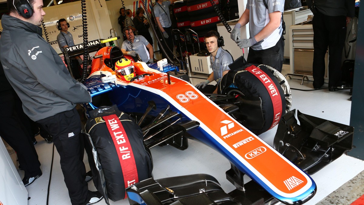 Mengintip Detail Mobil Rio Haryanto