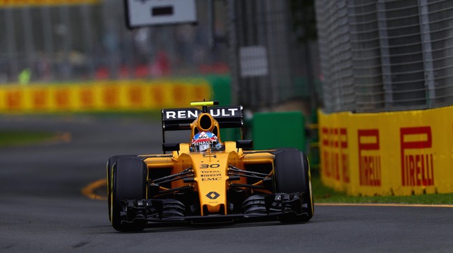 Foto Terbaik Latihan Bebas Pertama Rio Haryanto
