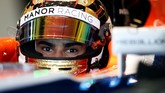 Foto Terbaik Latihan Bebas Pertama Rio Haryanto Di Melboure, Rio Haryanto memulai langkahnya di Formula 1 dengan menjalani sesi latihan bebas di Sirkuit Albert Park yang diguyur hujan.