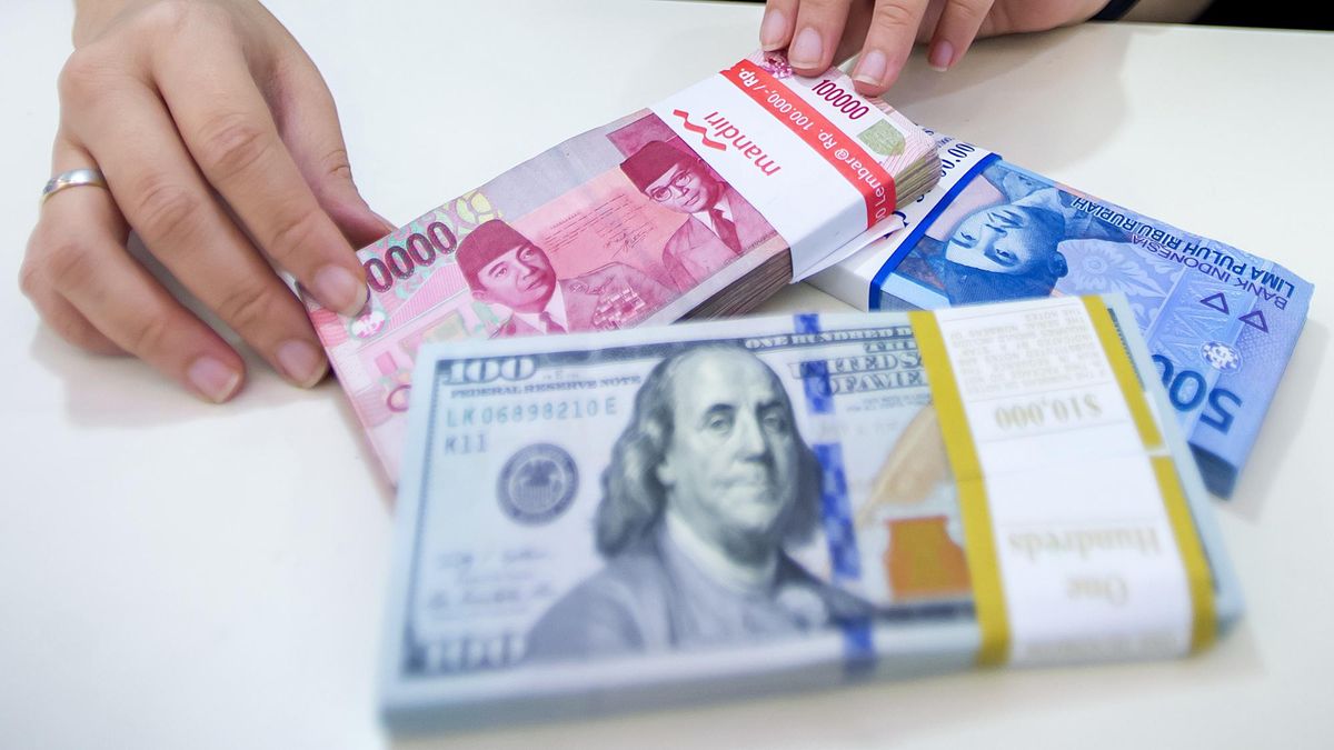 Rupiah Lunglai ke Level Rp17.917 per Dolar AS Sore Ini