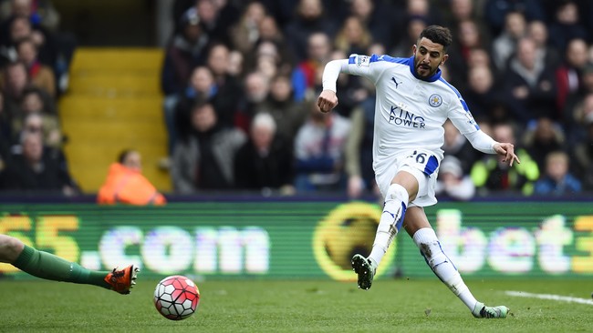 Gol keunggulan Leicester City diciptakan lewat tembakan akurat Riyad Mahrez di menit ke-34