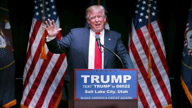 Selain dari politikus, penolakan tentang pencalonan Donald Trump juga banyak yang berasal dari selebriti. Tidak sedikit yang juga bernada provokatif.