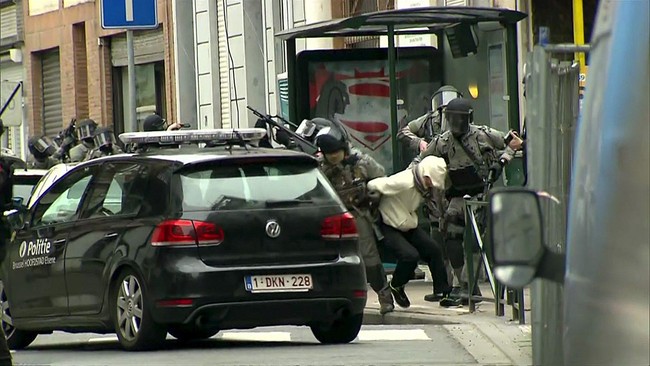 Pelaku teror Paris yang menjadi buron selama berbulan-bulan, Salah Abdeslam, akhirnya tertangkap di Brussels, Belgia, Jumat lalu.