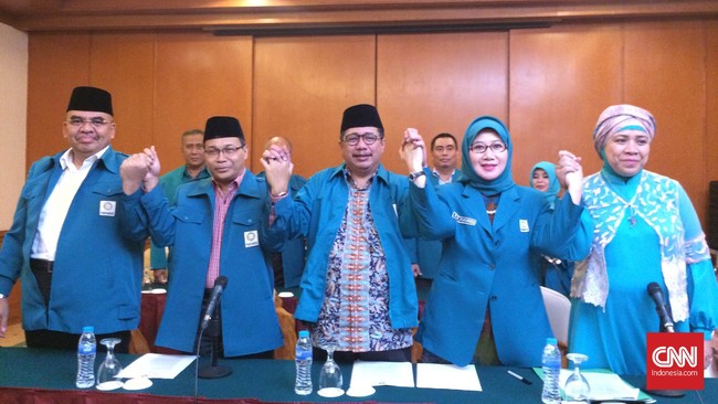 Djan sebelumnya menggugat pemerintah sebesar Rp1 triliun yang dianggap tak kunjung menyelesaikan persoalan legalitas sengketa PPP.