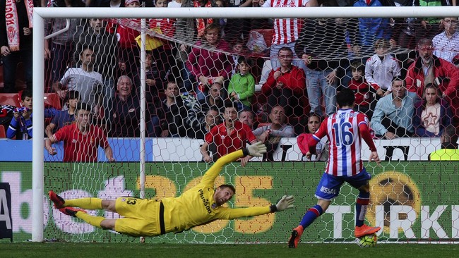Kekalahan Atletico Madrid semakin membuka peluang bagi Barcelona untuk tancap gas di puncak klasemen.