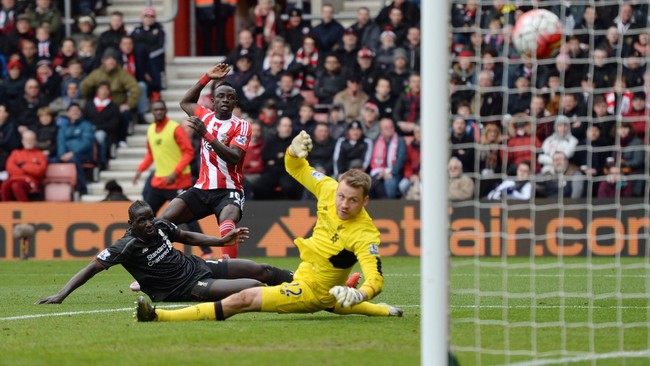 Southampton meraih kemenangan dramatis 3-2 atas Liverpool pada lanjutan Liga Primer Inggris di Stadion St. Mary's, Minggu (20/3).
