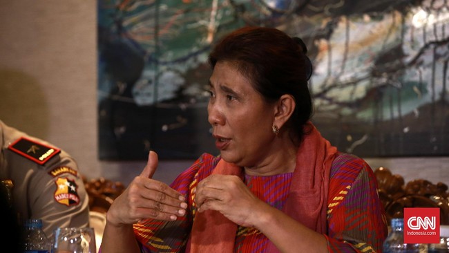 Guna menertibkan illegal fishing Susi Pudjiastuti meminta TNI AL mengerahkan lebih banyak pasukan dengan armada yang lebih besar di daerah perbatasan itu.