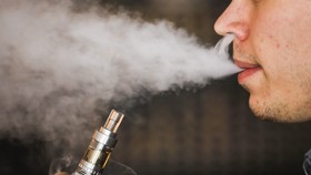 Dilarang Mengisap Rokok Elektrik di Thailand
