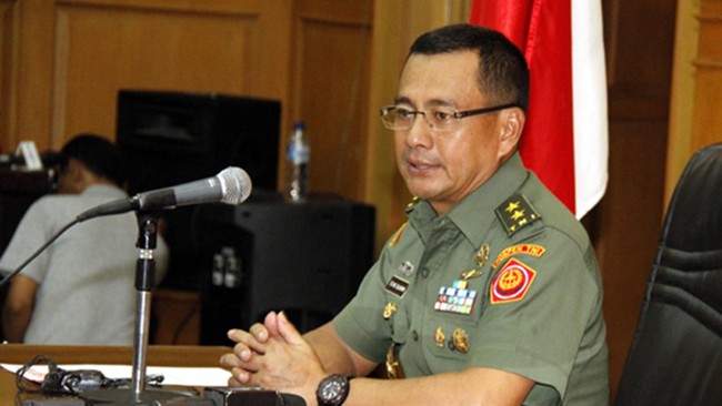 Helikopter Bell 412 milik TNI AD jatuh di Poso Pesisir Selatan, Sulawesi Tengah. Sebanyak 13 prajurit gugur dalam tugas mereka memburu teroris Santoso.