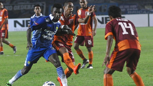 Ketua Umum Persipura Jayapura Benhur Tommy Mano menegaskan pihaknya tidak ada kaitan dengan sengkarut antara Yanto Basna dengan Arema FC.