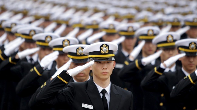 Pengadilan Militer Korea Selatan memutuskan hukuman penjara selama enam bulan pada serdadu berpangkat kapten karena aktivitas seksual sesama jenis.